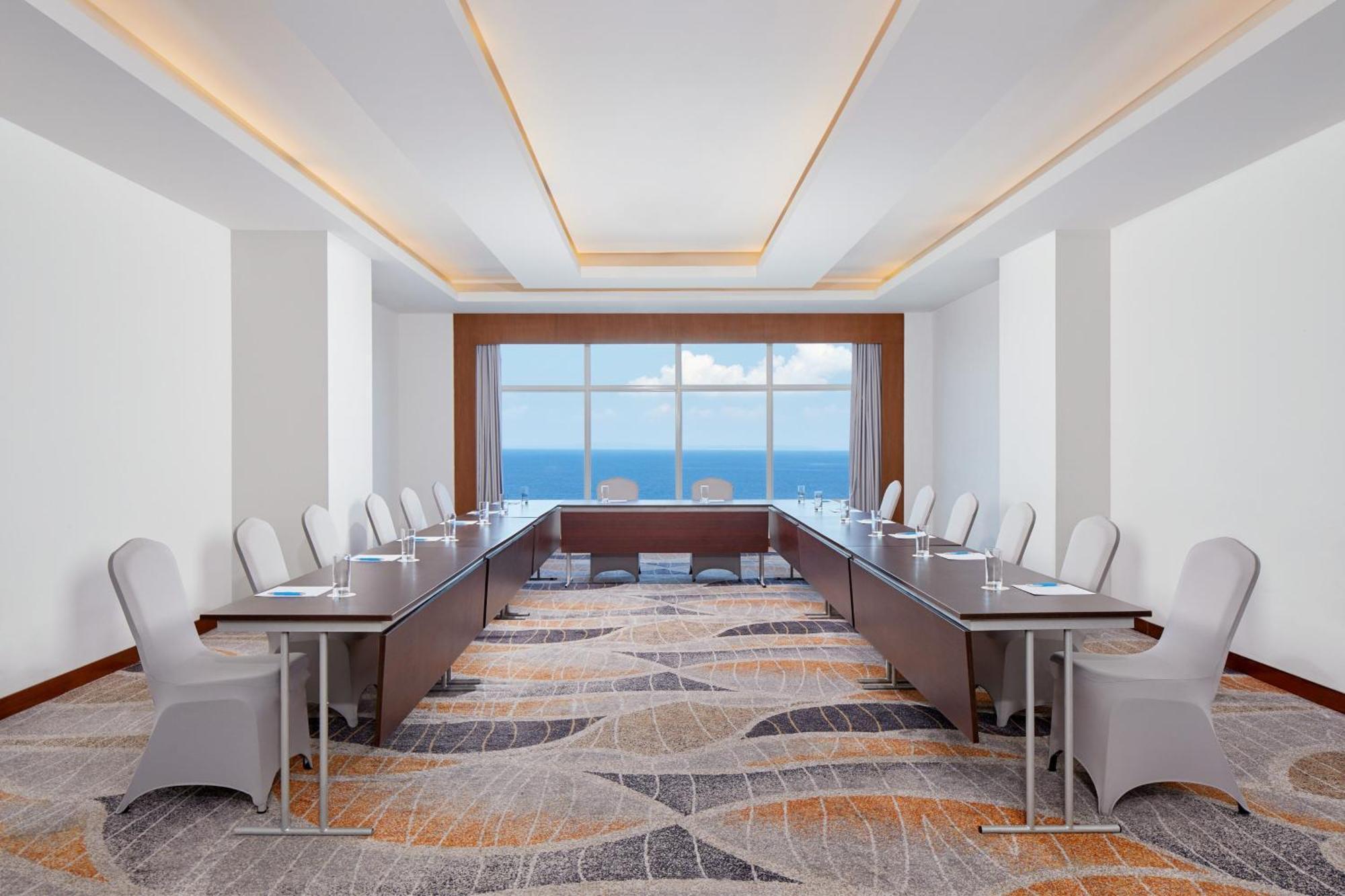 Four Points By Sheraton Manado Exteriör bild