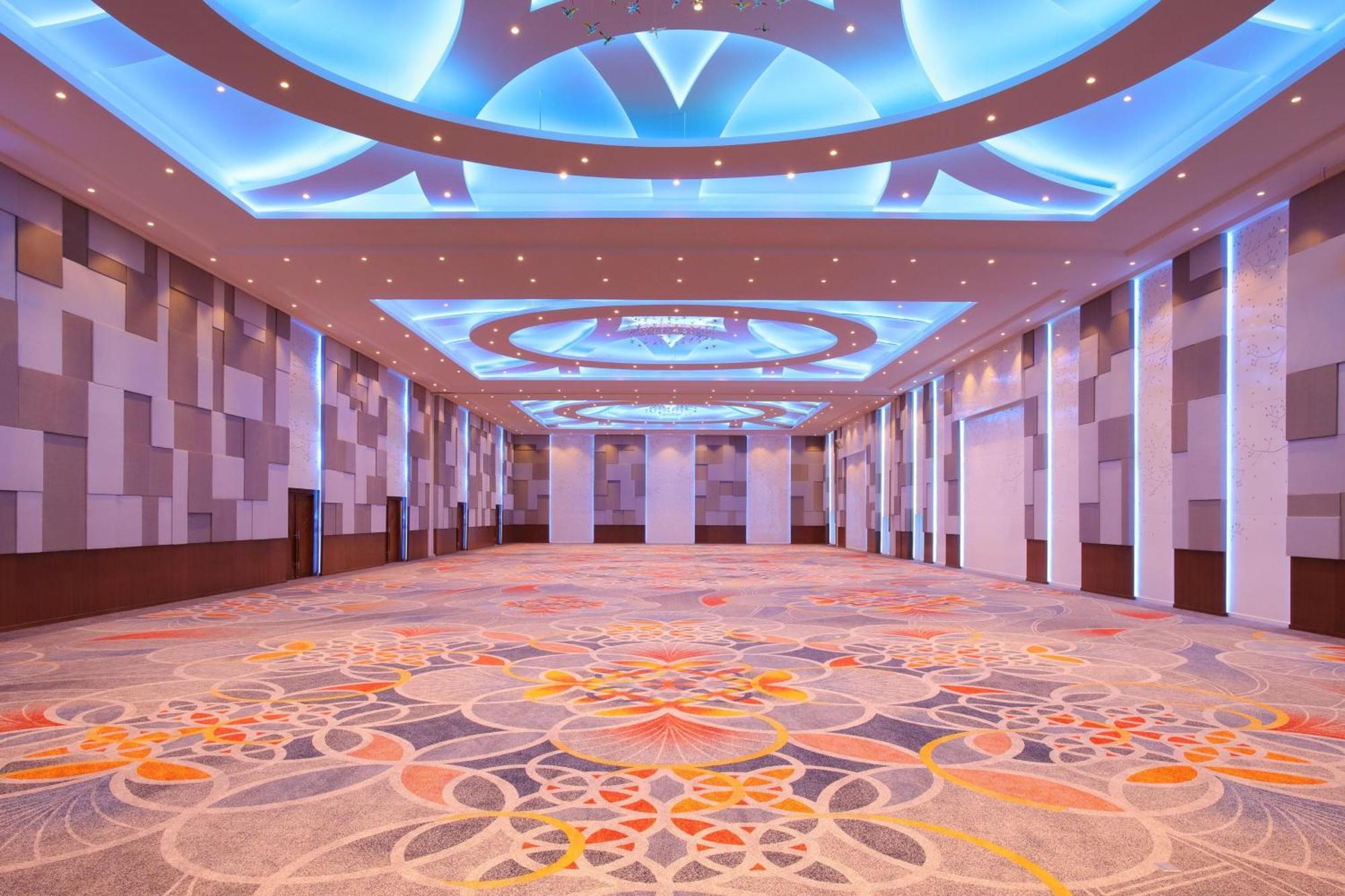Four Points By Sheraton Manado Exteriör bild