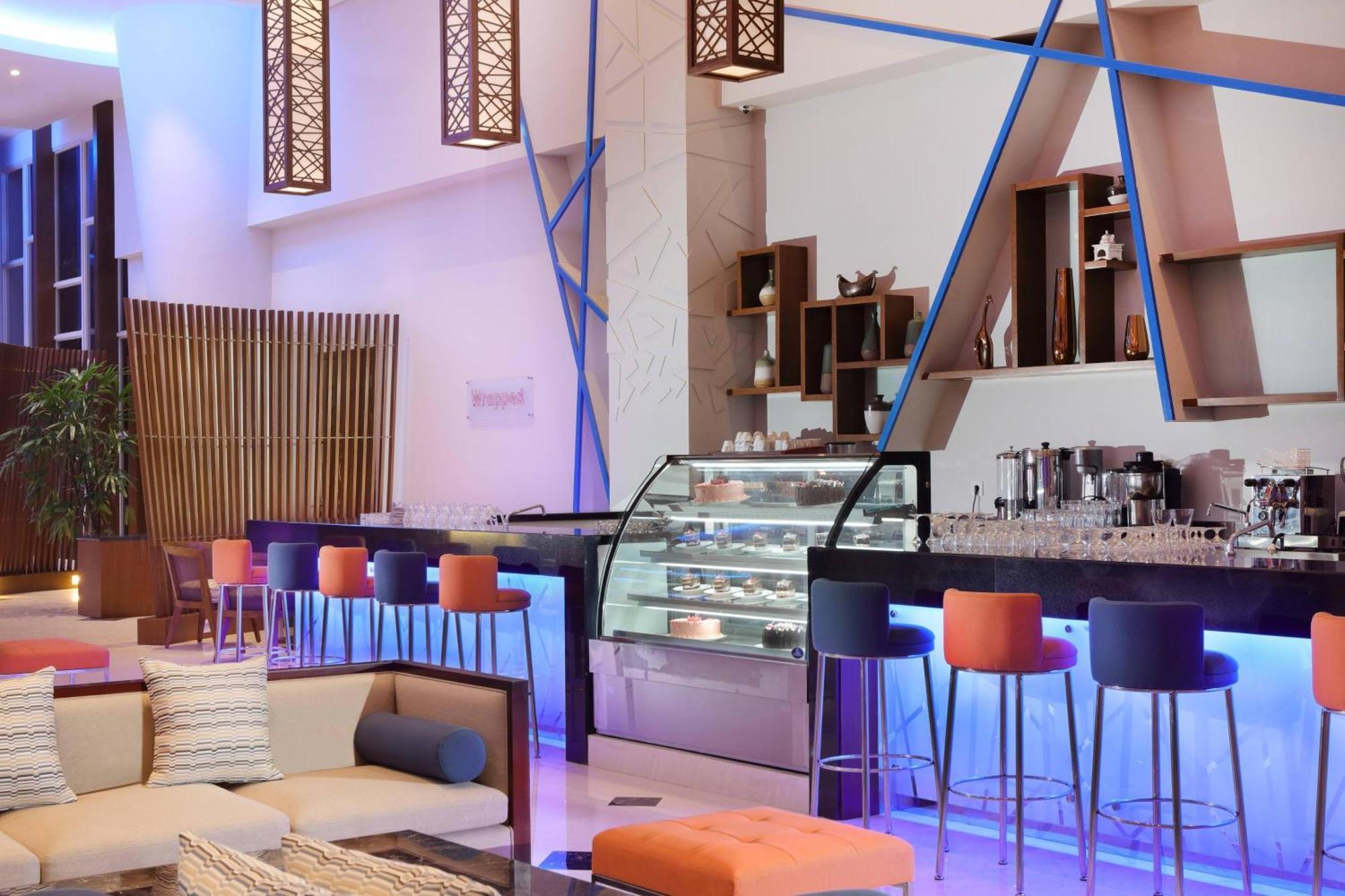 Four Points By Sheraton Manado Exteriör bild