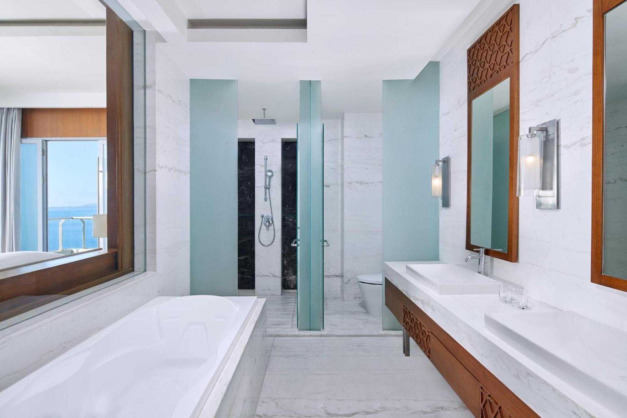 Four Points By Sheraton Manado Exteriör bild