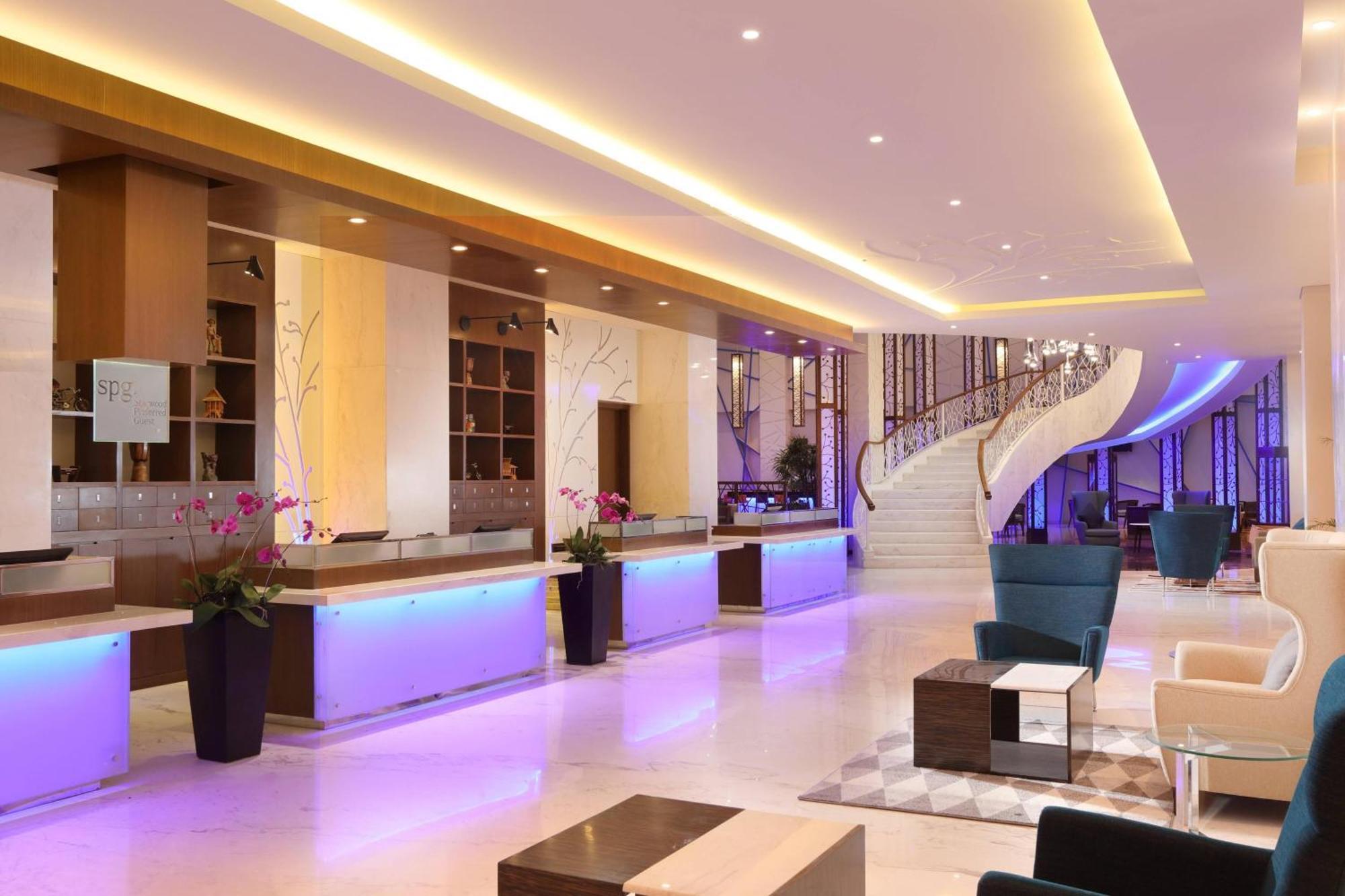 Four Points By Sheraton Manado Exteriör bild